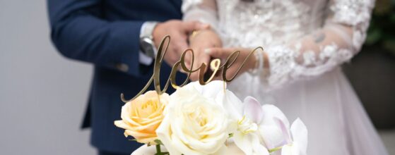 Torty weselne - jaki wybrać? Smak, dekoracje, trendy